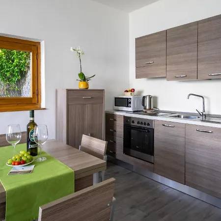 Appartamento Tramonto - Sea116 By Interhome